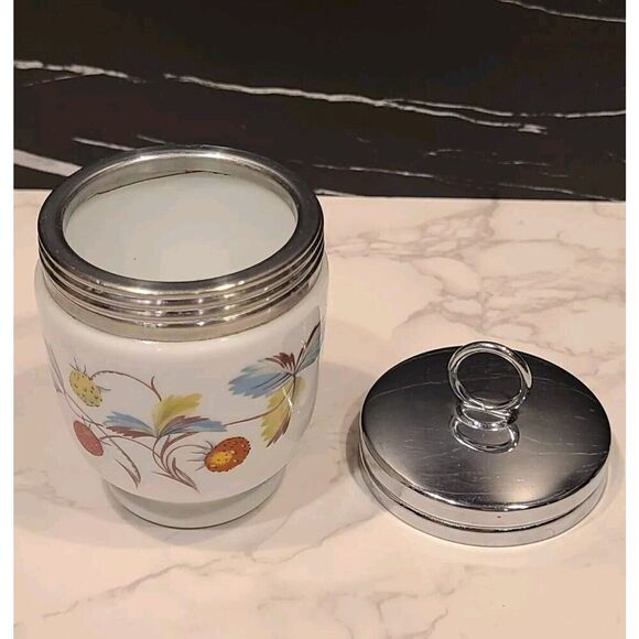 Royal Worcester Strawberry Fair King Size Egg Coddler 4" England, GUC Flaw * - Picture 4 of 9